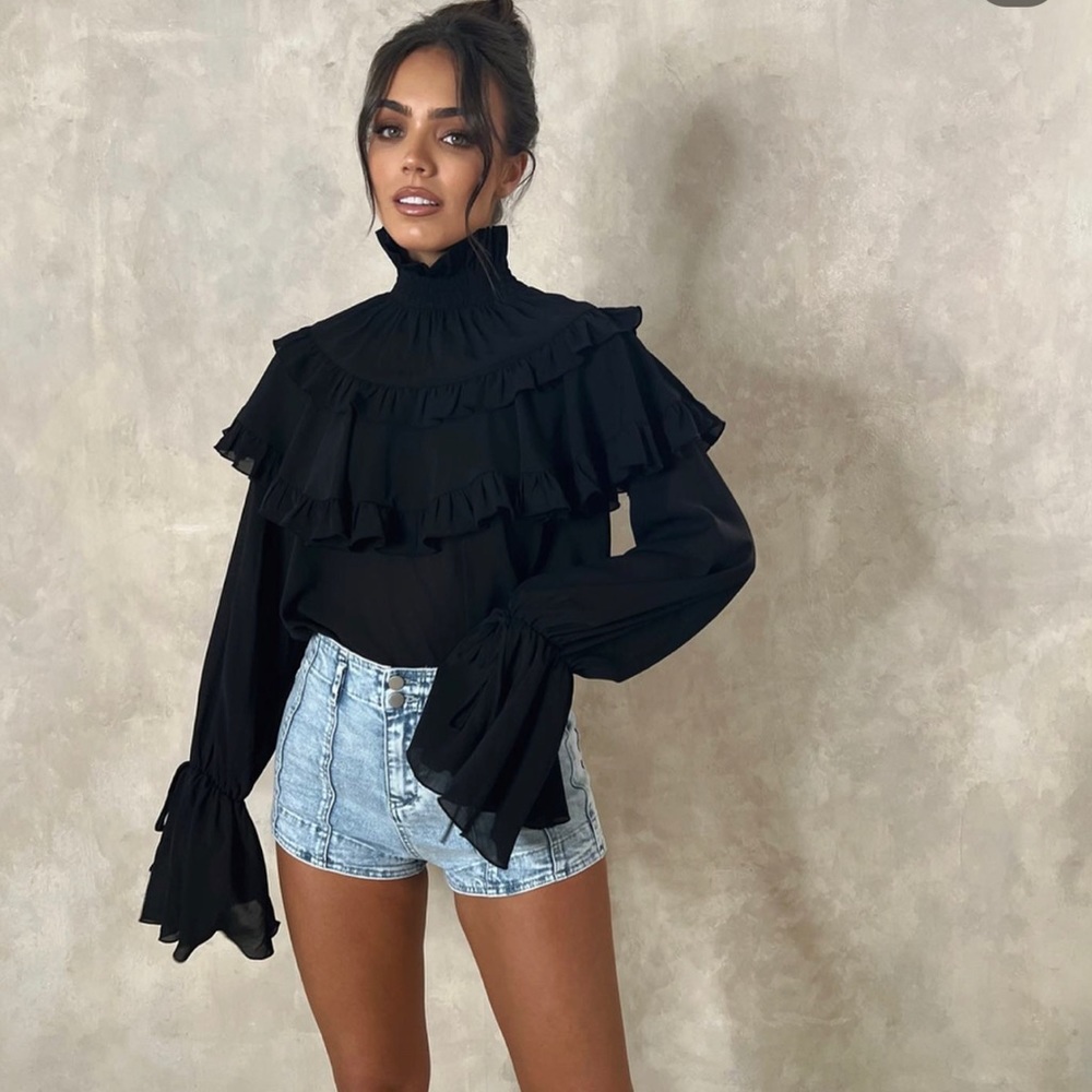 WHITE Noughts & Kisses Shirt